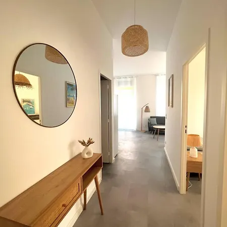 Lumineux Proche Gare شقة