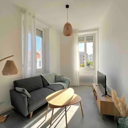 Lumineux Proche Gare