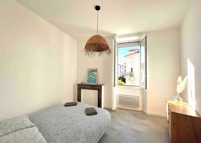 Lumineux Proche Gare * Hyères