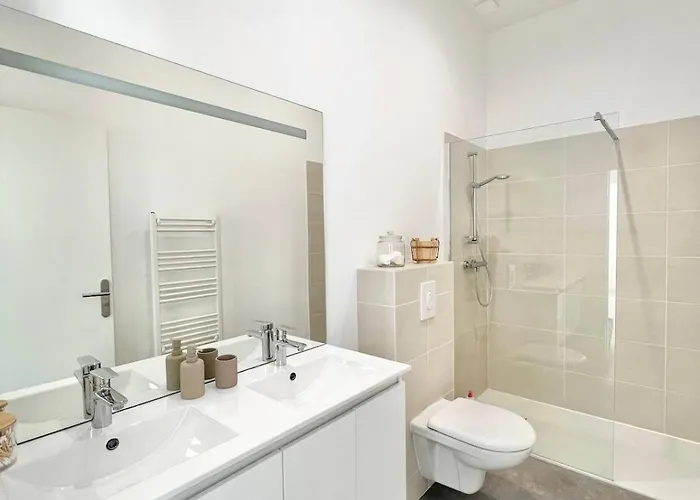 Lumineux Proche Gare Hyères